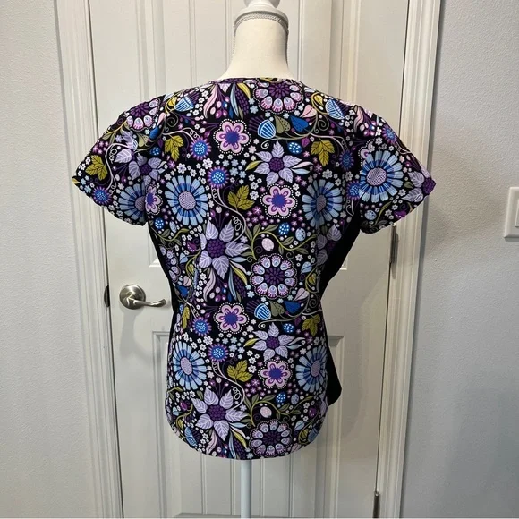 Green Town Scrub Top Purple Black Floral Size Small Medical - Picture 3 of 7